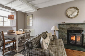 Owd Peg's, Traditional Cottage-Bowness Centre